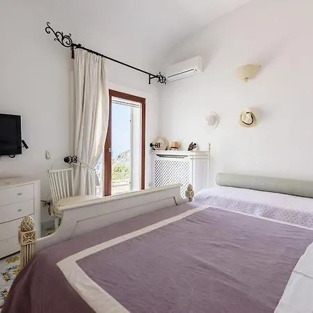 Villa Gina, *