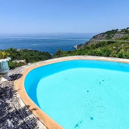 Gina, Anacapri (Isola di Capri)