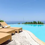 Gina - Infinity Pool - Capri * أناكابْري